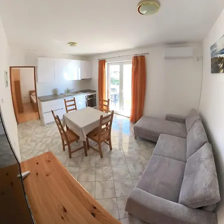 Appartement Blanusa C Povljana